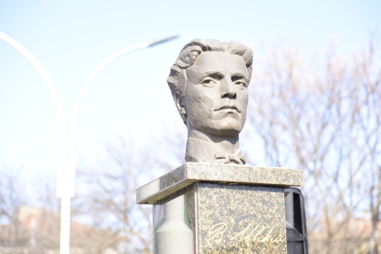 Васил Левски, Дякона, почит към паметта, поднасяне на венци