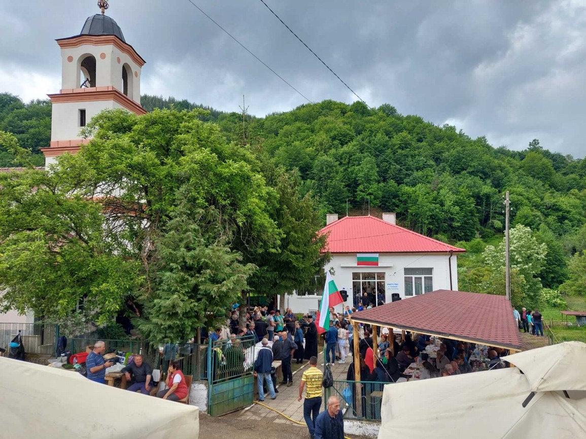 Свети дух, село Сушица