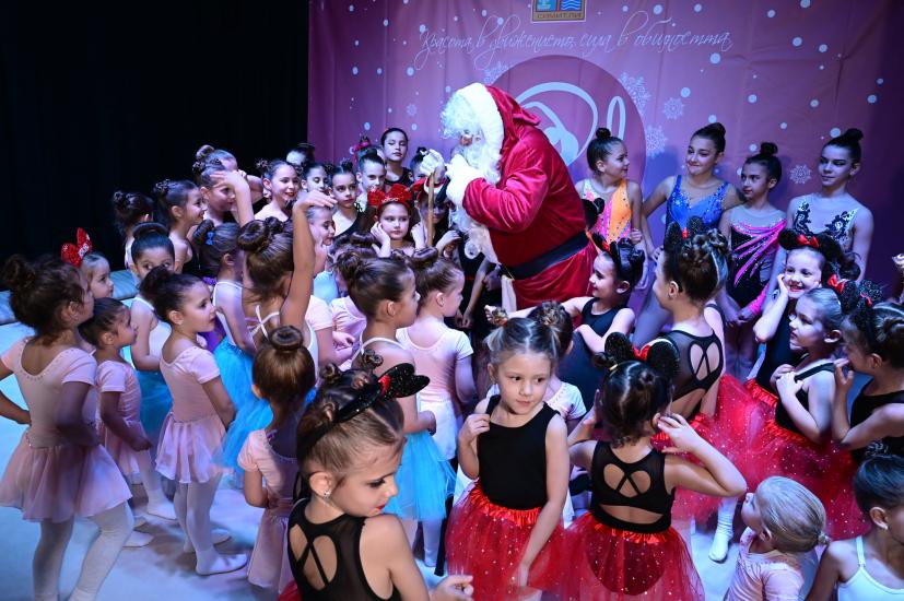 Община Симитли (121), СимитлиИнфо (3353), коледен спектакъл (3493), СКХГ “АРТИСТИКА” (3391), благородна кауза (2243), детска площадка, 