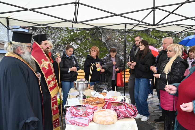 Община Симитли (121), Апостол Апостолов (206), село Брестово (1586), Свети Иван Рилски (1716), освещаване (2889), освещаване на параклиса Свети Иван Рилски, Стефан Апостолов (118), Георги Станков