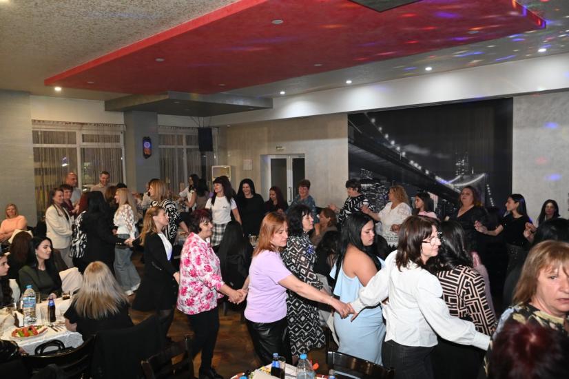 Община Симитли (121), Симитли Инфо (3418), Апостол Апостолов (206), Стефан Апостолов (118), Александър Равначки (1767), 8 март (262), международен ден на жената (1226), Празник (38)