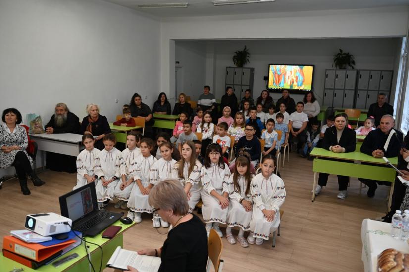 Община Симитли (121), СимитлиИнфо (3353), СУ „Св. Св. Кирил и Методий” (75), ученици (129), Ден на християнското семейство (1768), Семейството (2763), вяра (1693)