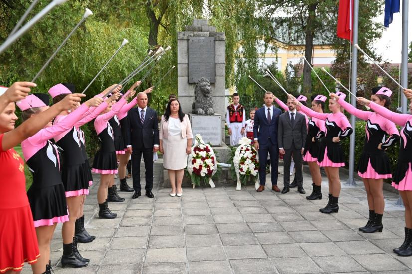 Община Симитли (121), Апостол Апостолов (206), 8-ми септември (3147), празник на Симитли (1645), венци и цветя (584), 56 години град Симитли, Празник (38)
