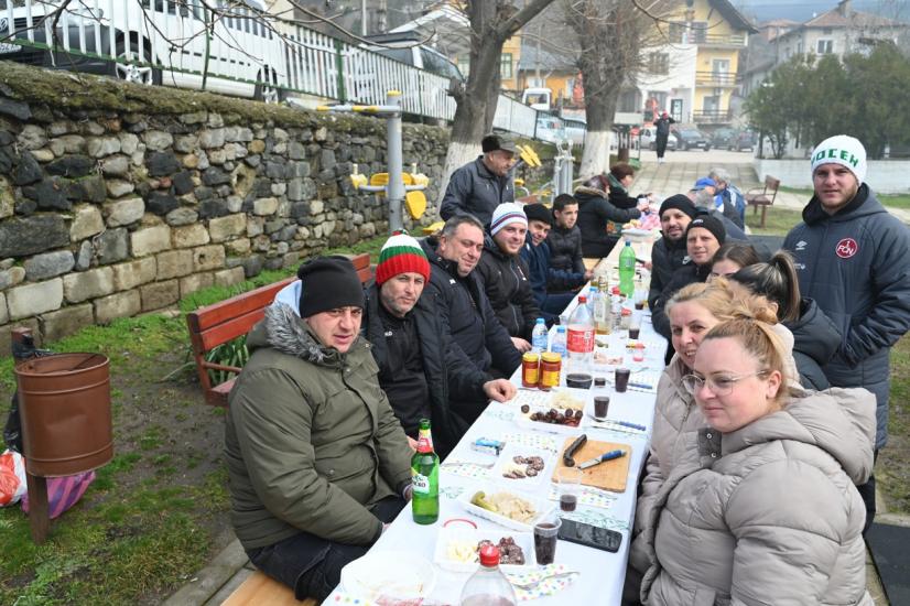 Община Симитли (121), Симитли Инфо (3418), Трифон Зарезан (107), Апостол Апостолов (206), село Брежани (474), Петьо Борисов (2277)