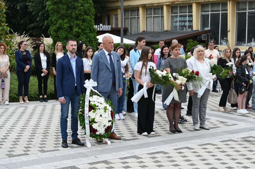 Община Симитли (121), Симитли Инфо (3418), Апостол Апостолов (206), 2 юни (1398), Христо Ботев (420), 150 години от подвига на Ботев и неговата чета (3919)