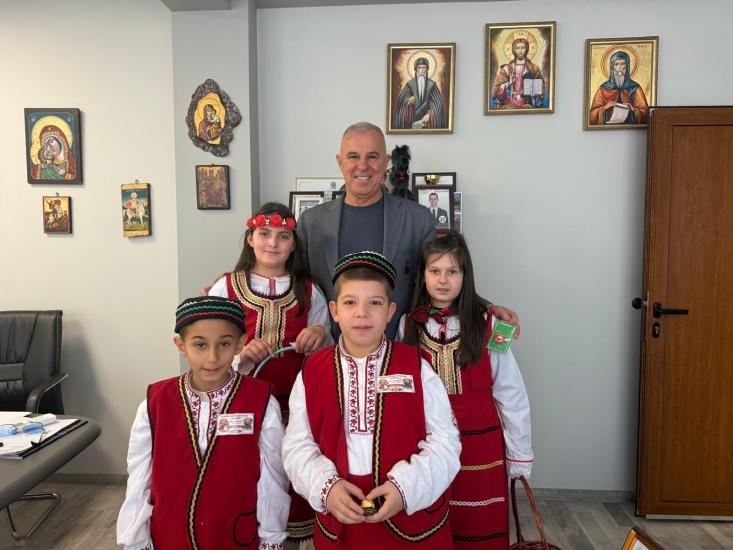 Община Симитли (121), Симитли Инфо (3418), Апостол Апостолов (206), Баба Марта (228), ученици (129), СУ Крупник (330), бял и червен конец (3698)