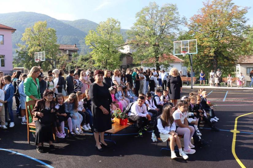 Община Симитли,  първи учебен ден, село Крупник 