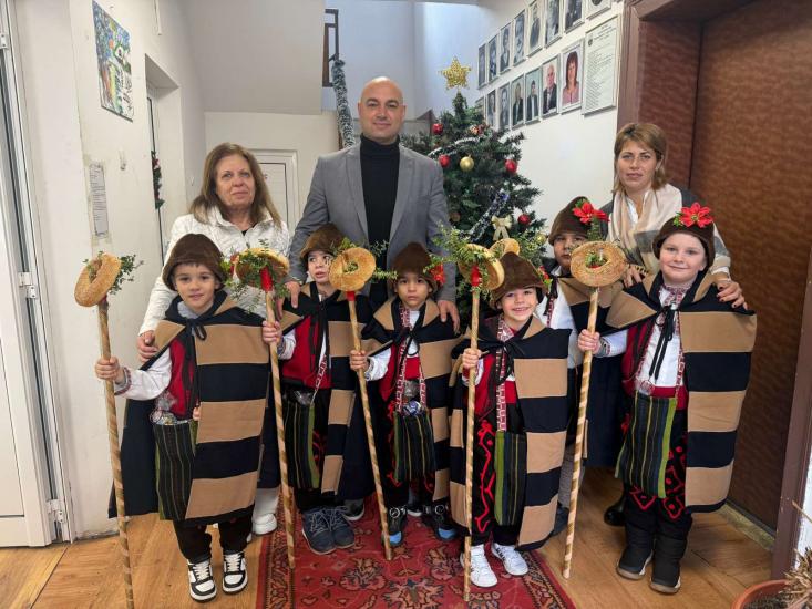 Община Симитли (121), СимитлиИнфо (3353), село Крупник (143), Александър Равначки (1767), Коледари (1046), г-жа Василева (3489)