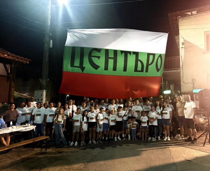 Община Симитли (121), Апостол Апостолов (206), Стефан Апостолов (118), село Крупник (143), кукеркс група Центъро село Крупник, кукерски банкет (559), кукери (78)