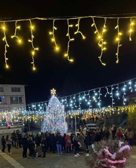 Коледни светлини, село Полена, Веселин Топузов