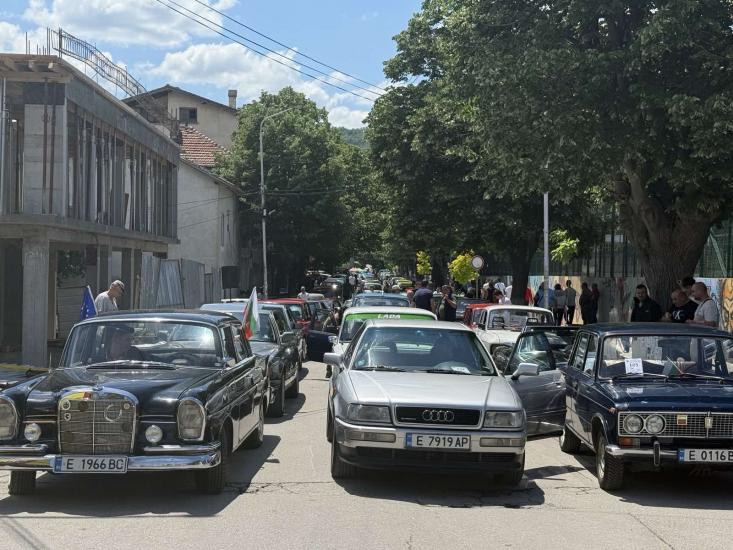 Симитли, ретро парад