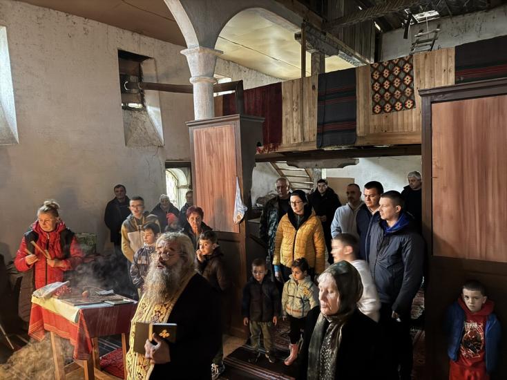 Община Симитли (121), Горно Ораново (347), Архангеловден (685), 8 ноември (3354), Празник (38), храмов праник, църква Свети Архангел Михаил в Горно Ораново, курбан (493), водосвет (1759)