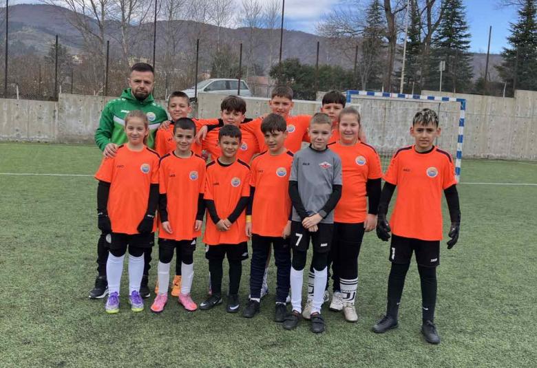 Община Симитли (121), Симитли Инфо (3418), турнир „Училищни лъвчета“, СУ „Св. Св. Кирил и Методий” (75), СУ Симитли (216), първо място (1422)