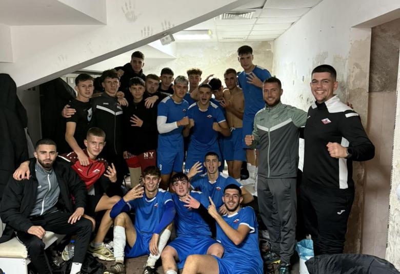 Община Симитли (121), Старшата на Септември (2054), Мач (176), победа (1211), домакинска победа (2168), Тихомир Костурков (1584)