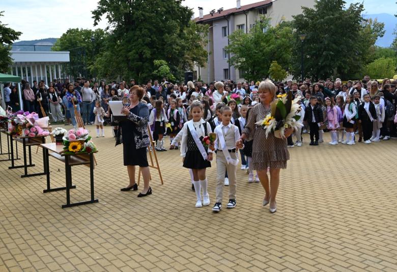Община Симитли (121), Симитли Инфо (3418), първи учебен ден (1656), Апостол Апостолов (206), СУ Симитли (216)