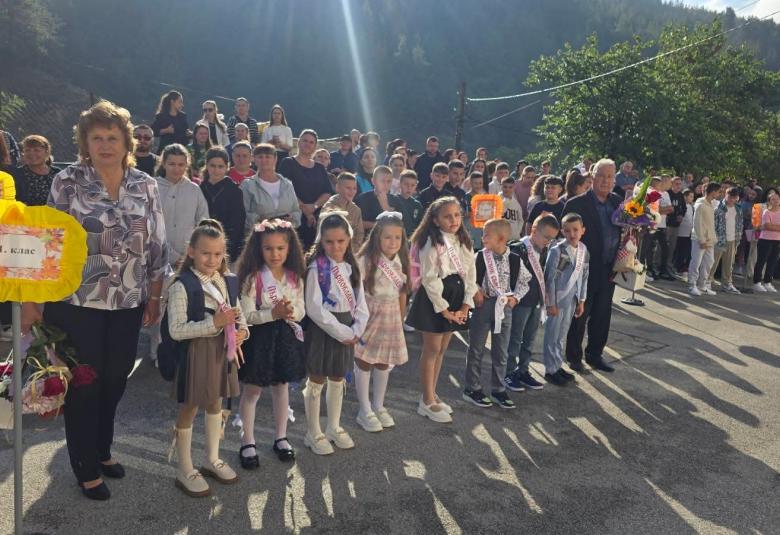 Община Симитли,  първи учебен ден, село Долно Осеново