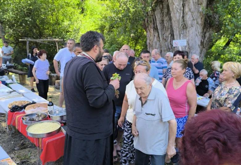 Община Симитли, село Мечкул,  курбан, Свети Петър и Павел