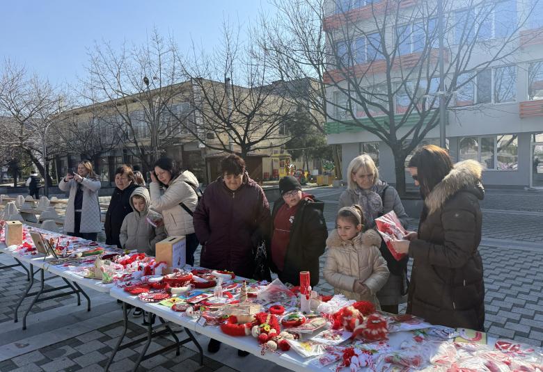 Апостол Апостолов, благотворителен базар, Величка Маринкова, в помощ