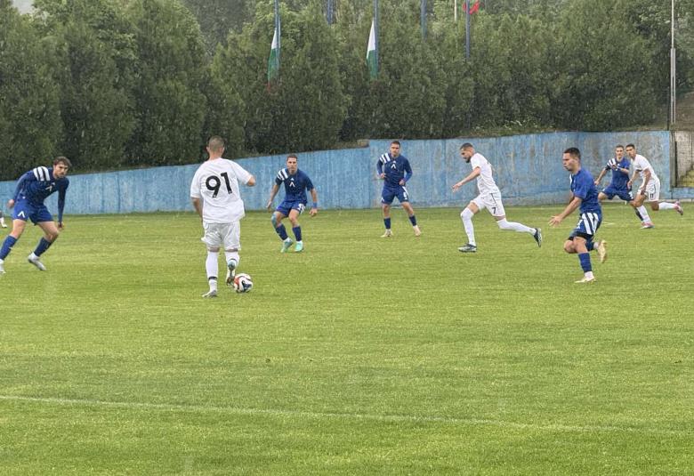 Септември Симитли, Левски София, спорт