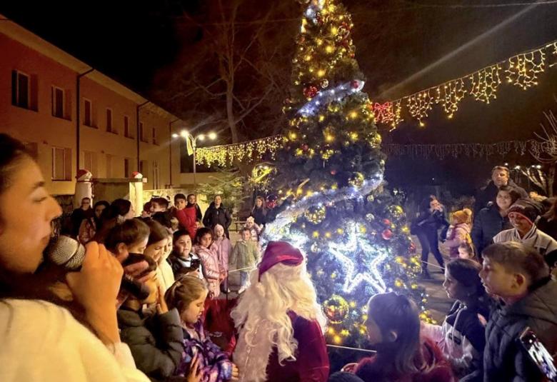 Община Симитли (121), СимитлиИнфо (3353), коледна елха (1793), село Крупник (143), Апостол Апостолов (206), Александър Равначки (1767), Дядо Коледа (725)