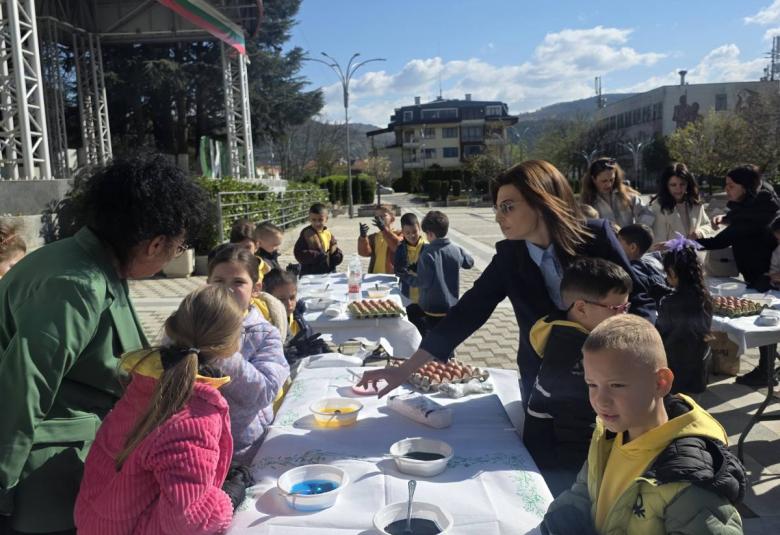 Община Симитли (121), Симитли Инфо (3418), Велики четвъртък (821), боядисване на яйца (1345), Великденски яйца (822), Симитли (41)