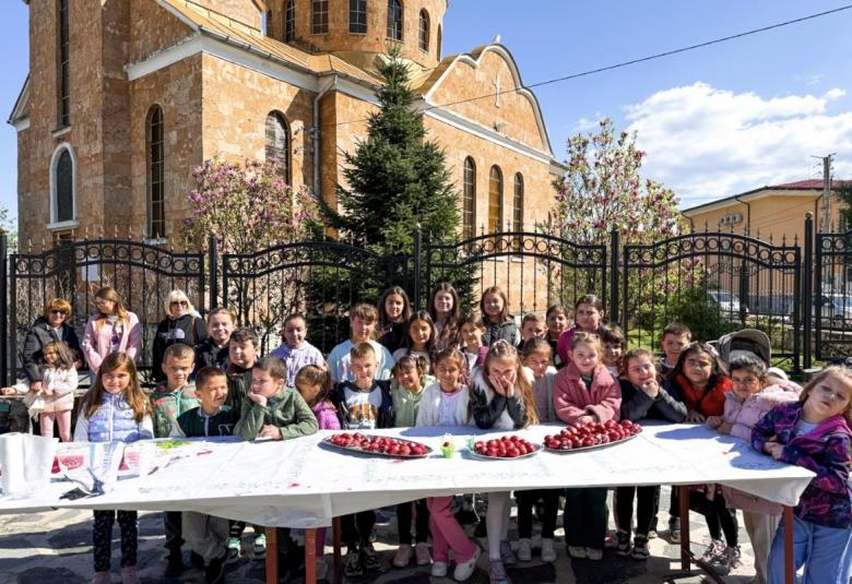 Община Симитли (121), Симитли Инфо (3418), Велики четвъртък (821), село Крупник (143), боядисване на яйца (1345)