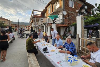 Нова махала, кукери, банкет, Апостол Апостолов 