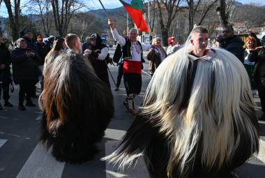 Община Симитли (121), Апостол Апостолов (206), Стефан Апостолов (118), Сурва (612), Сурва 2026 (3509), традиции (857), кукери (78), обичаи (2369)