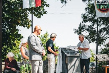 Паметна плоча, Зарово, село Крупник