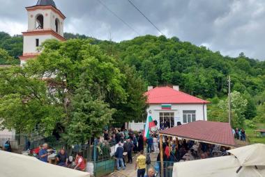 Свети дух, село Сушица