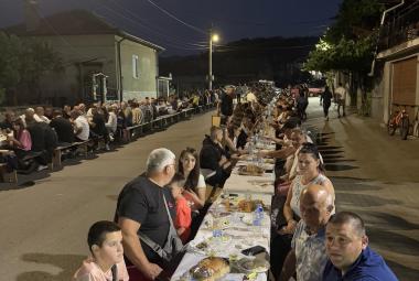 Кукерски банкет, Апостол Апостолов, „Първи  квартал, втора група“, кукери