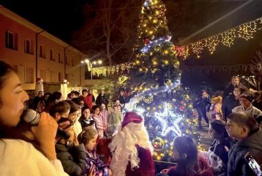 Община Симитли (121), СимитлиИнфо (3353), коледна елха (1793), село Крупник (143), Апостол Апостолов (206), Александър Равначки (1767), Дядо Коледа (725)