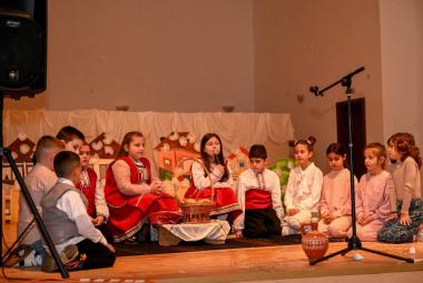 Община Симитли (121), Симитли Инфо (3418), коледен спектакъл (3493), Благотворителен коледен базар (974), СУ село Крупник (2077), СУ „Св. Св. Кирил и Методий” (75), село Крупник (143)